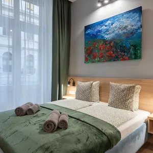 Holidays Downtown Aparthotel