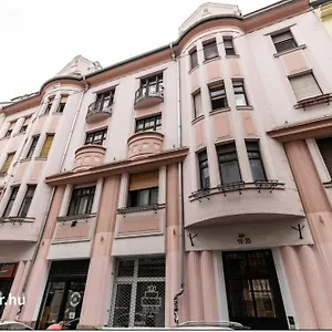 Marton's Dessewffy Apartmanhotel