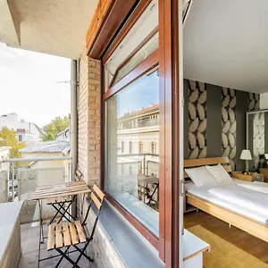Madison Aparthotel